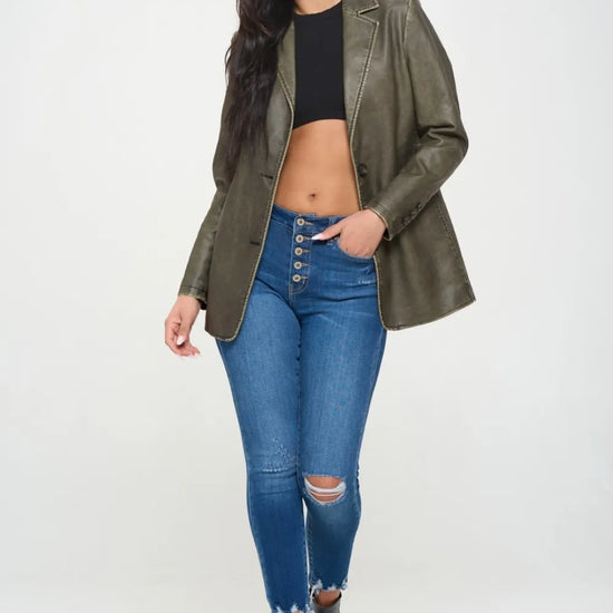 4ddb0b5e-f90f-492c-b986-df9a067847bc-Max